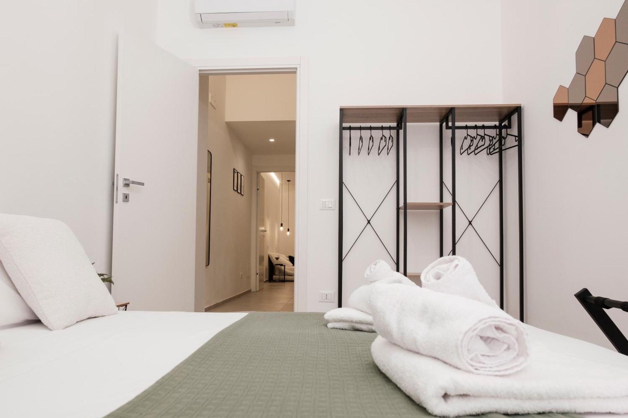 Pepoli Deluxe - Exclusive Apartment - Free Parking Trapani Kültér fotó